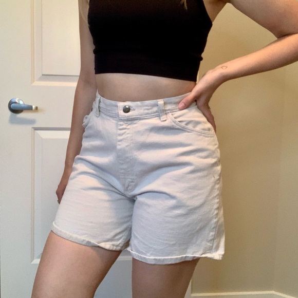 Vintage Beige Wrangler Shorts - Picture 2 of 12